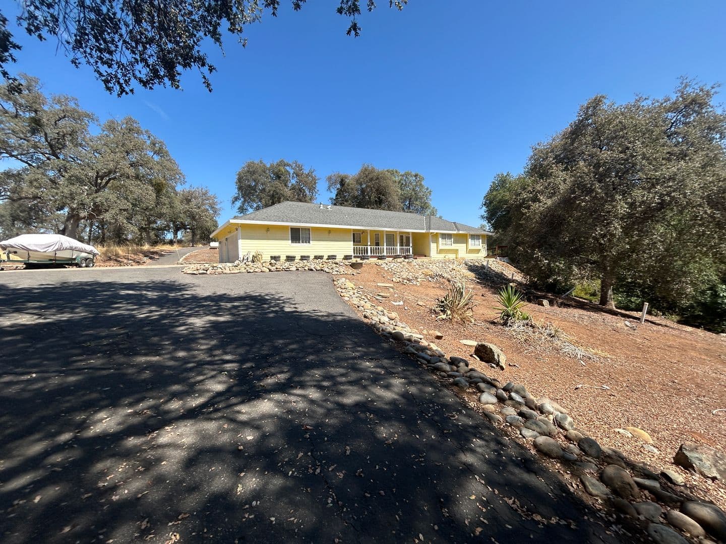 Coulterville House: 10475 Gusano Way
