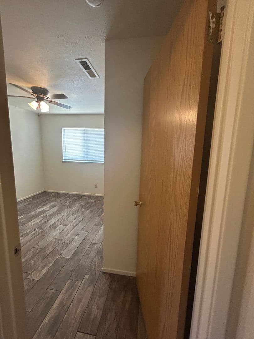 Merced Apartment: 104 South Parsons Ave. #E