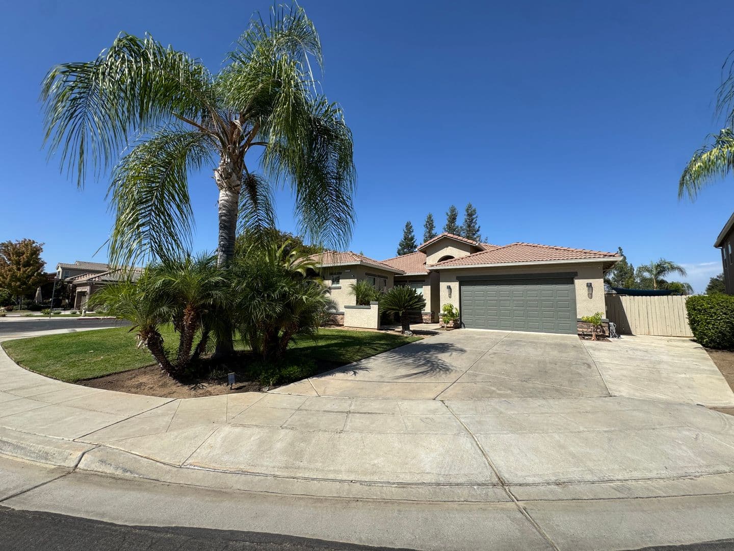 Clovis House: 2171 Buckingham Ave
