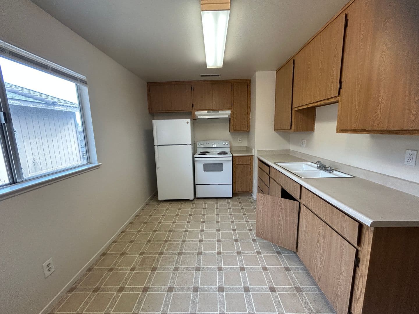 Merced Apartment: 154 South Parsons Ave. #C