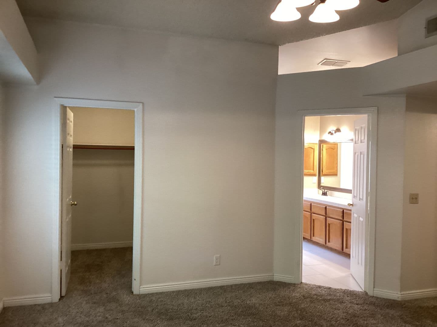 Fresno House: 9615 N Buttonwood Court
