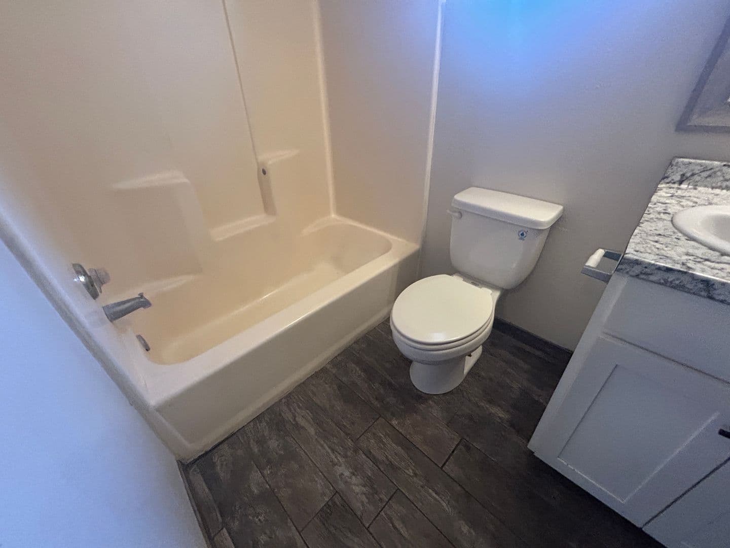 Merced Apartment: 104 South Parsons Ave. #E