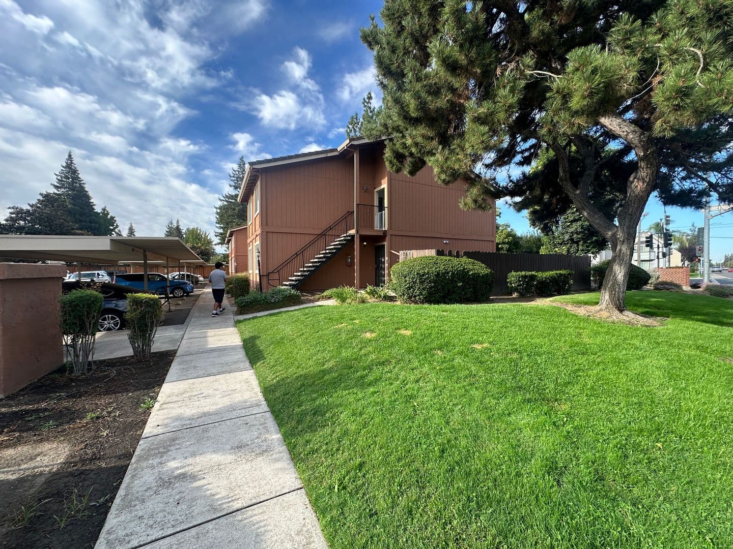 Manteca House: 495 Cherry Lane