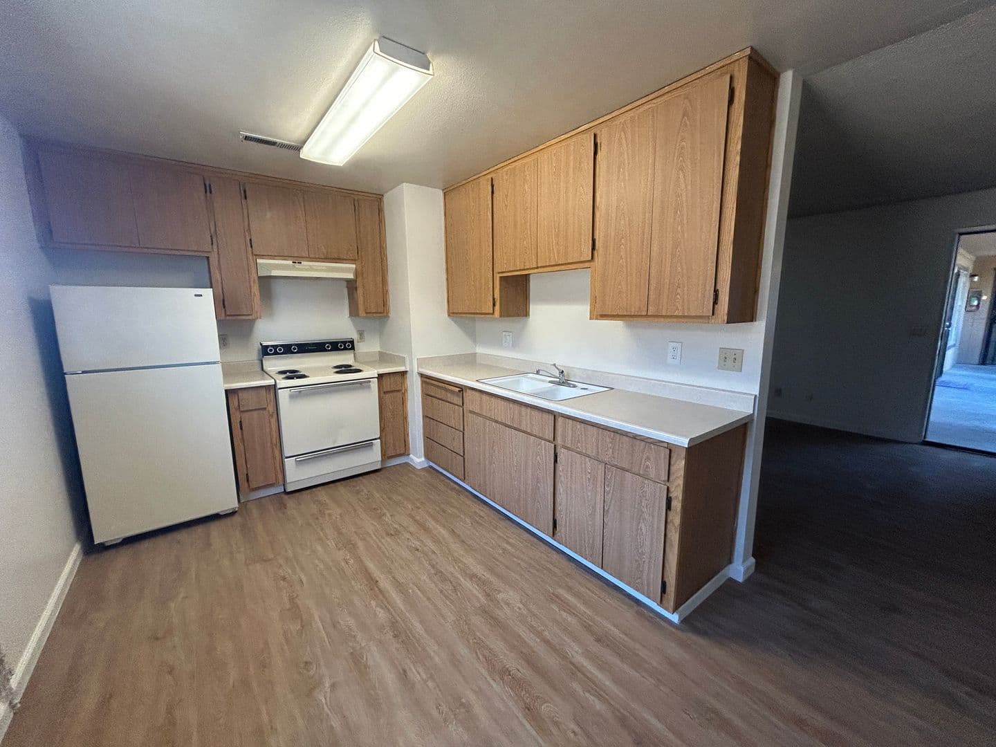 Merced Apartment: 32 South Parsons Ave. #D