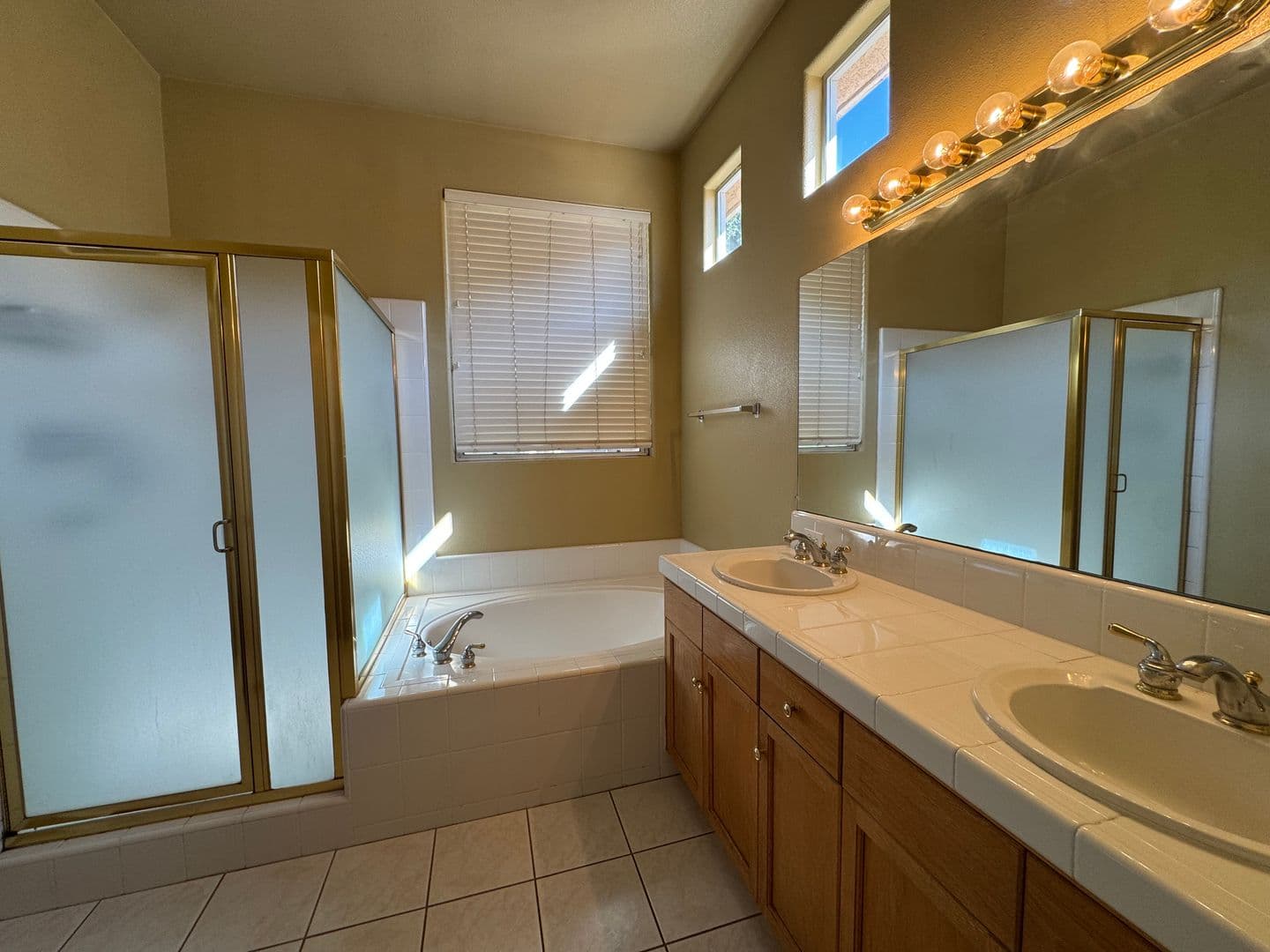 Fresno House: 5594 W. Bluff Avenue