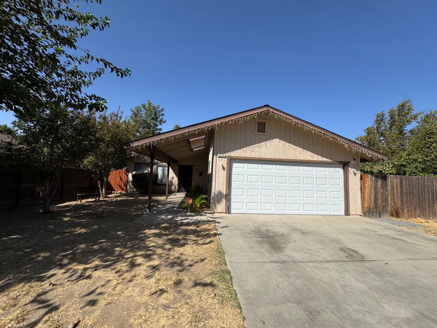 Fresno House: 3325 E. Pine Avenue