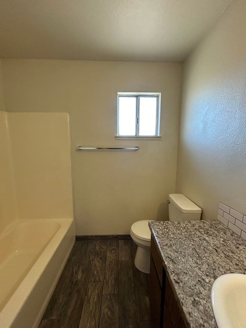 Merced Apartment: 154 South Parsons Ave. #D