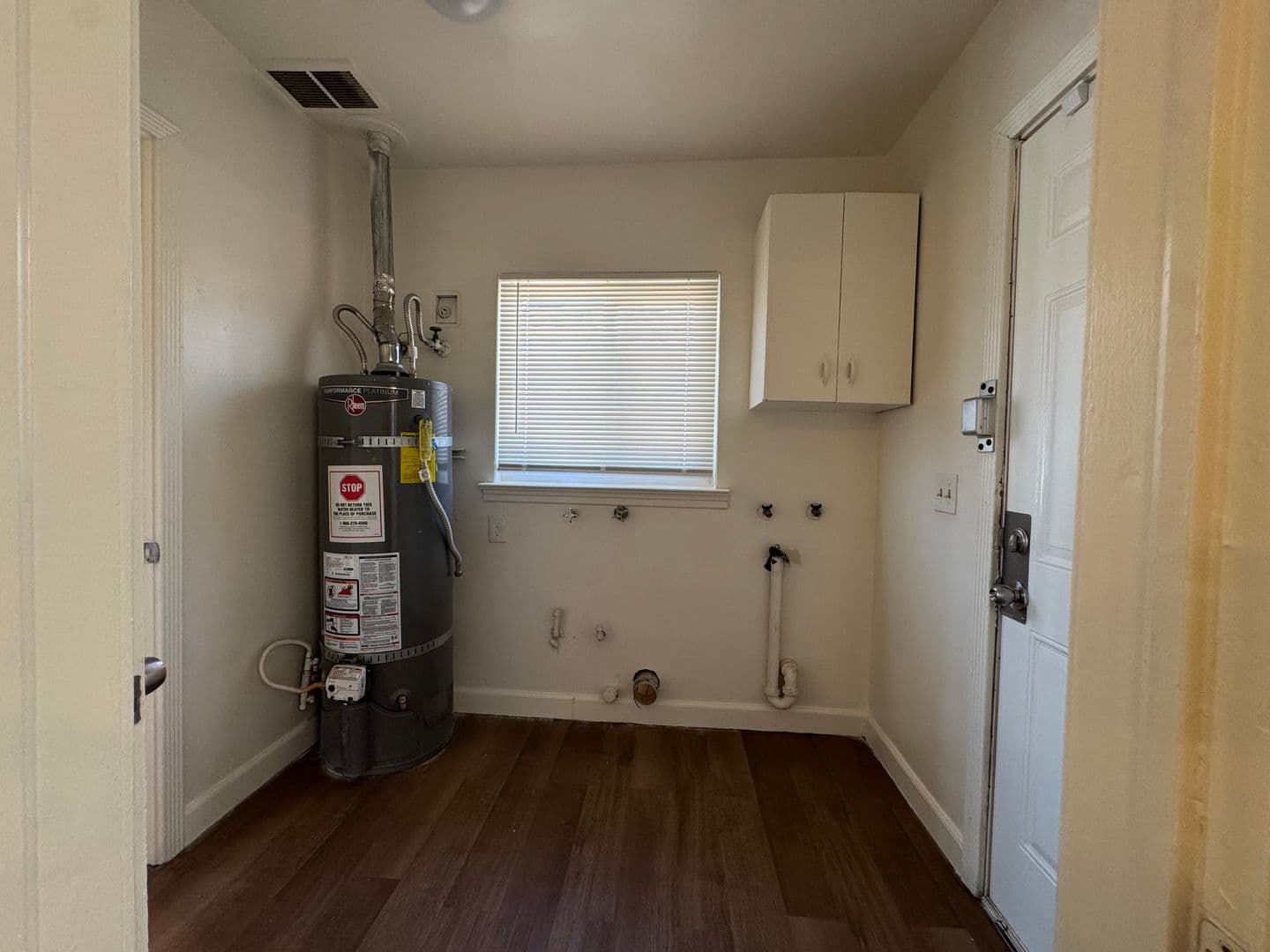 Fresno Apartment: 3452 E. Clinton Ave