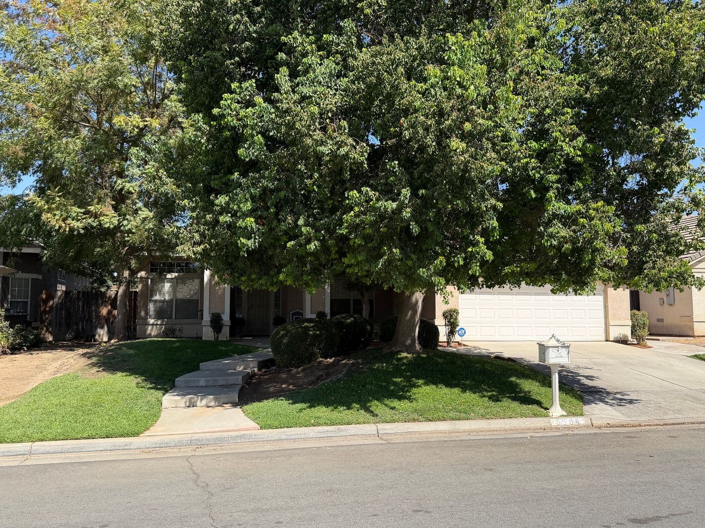 Fresno House: 5594 W. Bluff Avenue