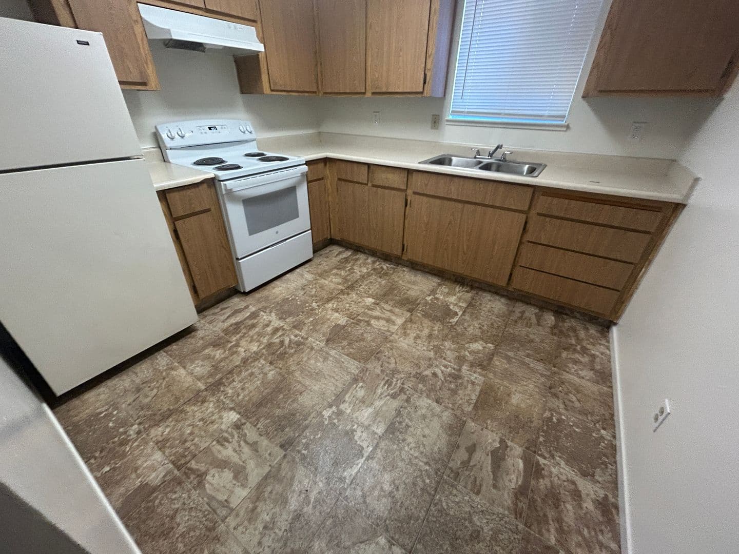 Merced Apartment: 52 South Parsons Ave. #C