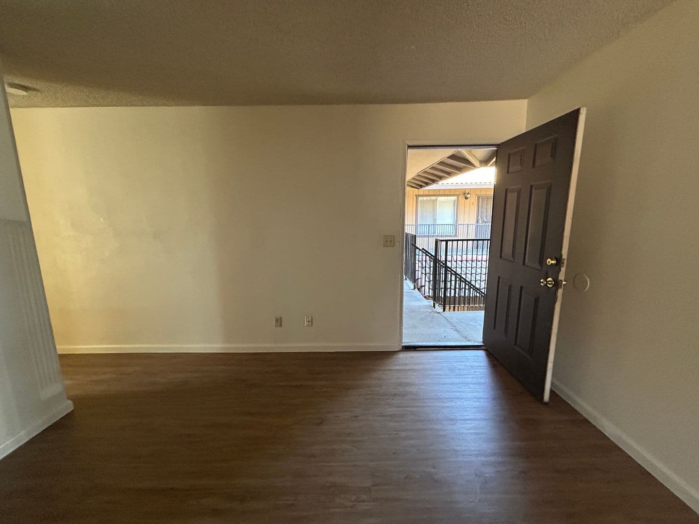 Merced Apartment: 32 South Parsons Ave. #D
