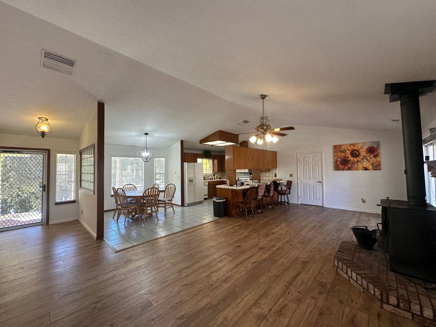 Coulterville House: 10475 Gusano Way