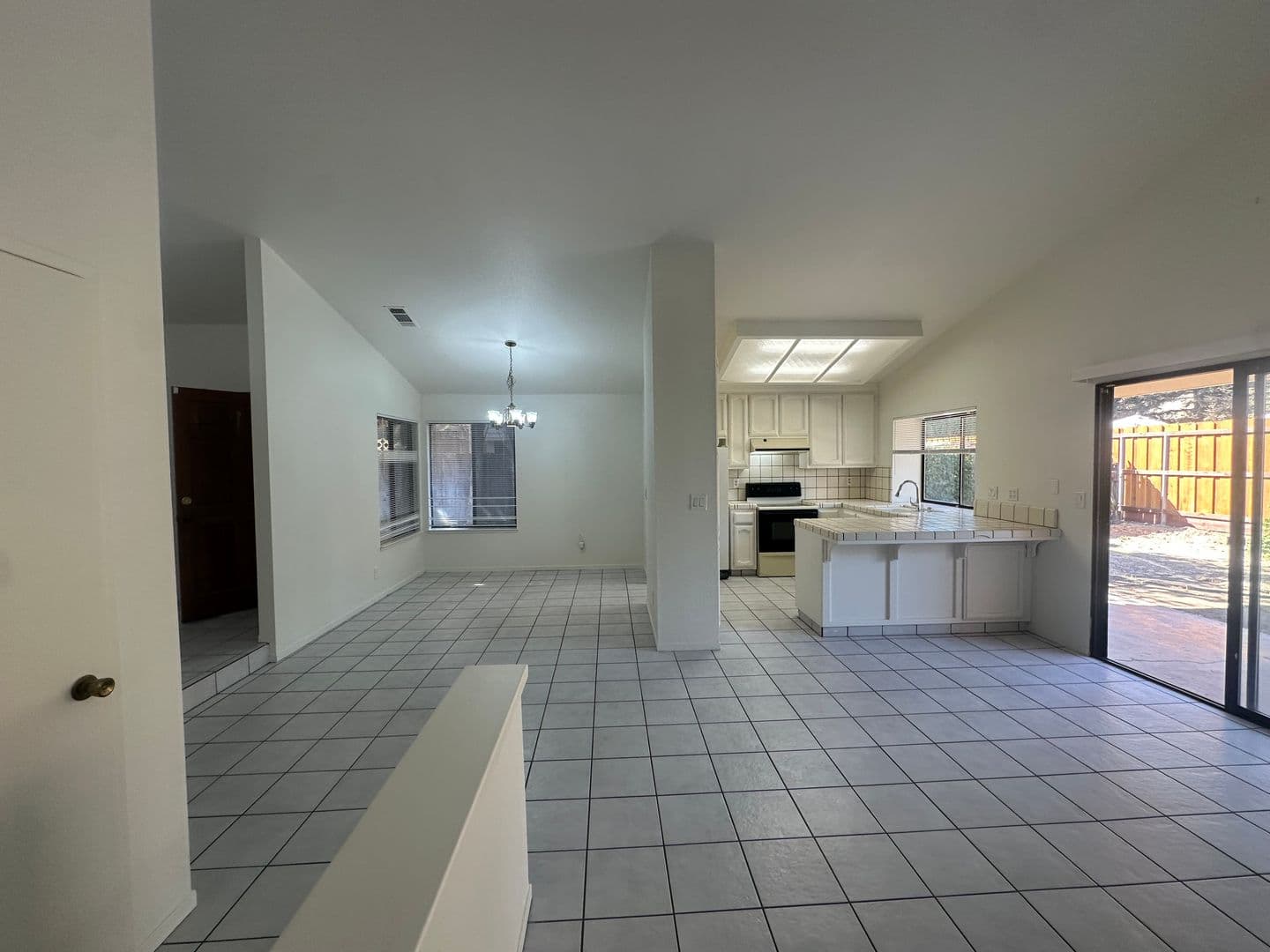 Modesto House: 2705 Twin Oak Ln