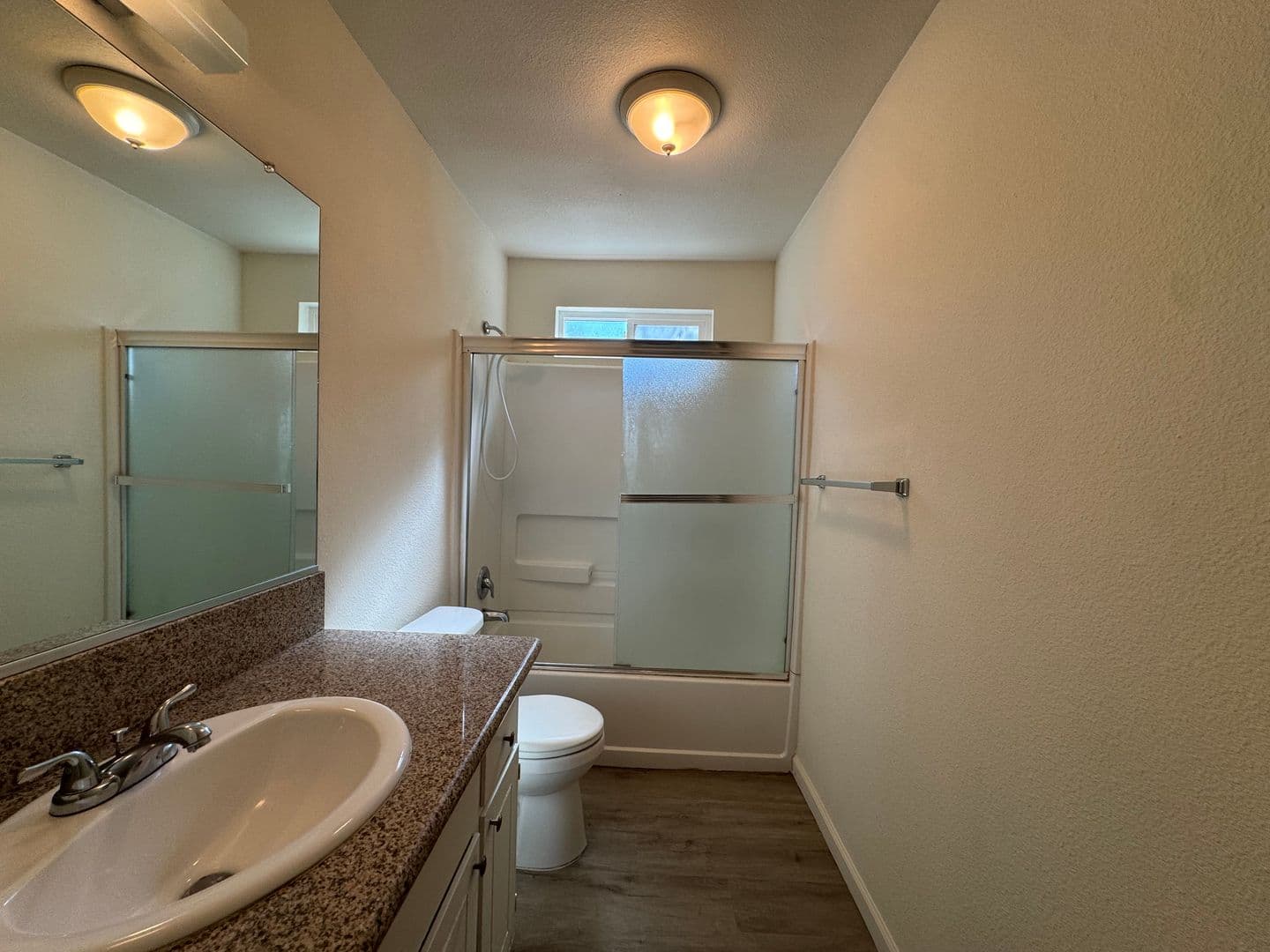 Fresno Apartment: 4853 E. University Avenue - 101