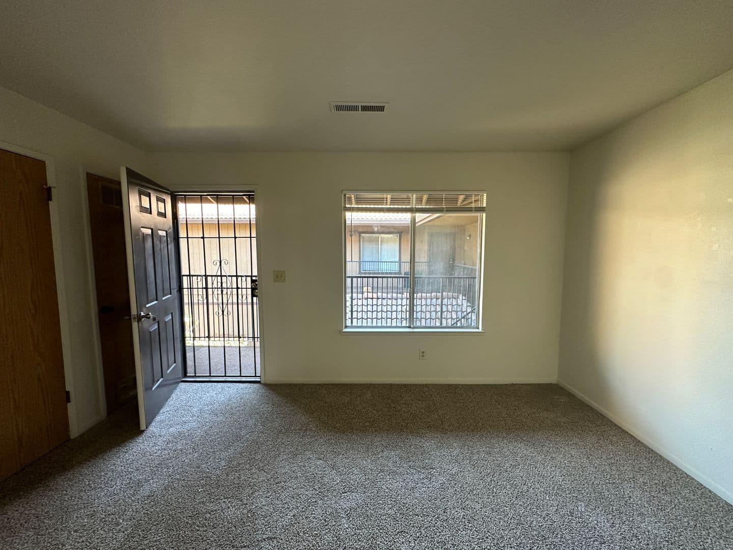 Merced Apartment: 114 South Parsons Ave. #G
