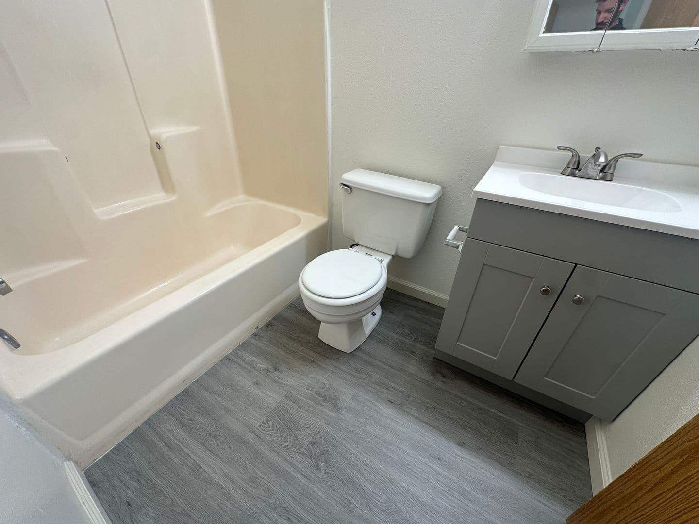 Merced Apartment: 2100 Dinkey Creek Ave. #A