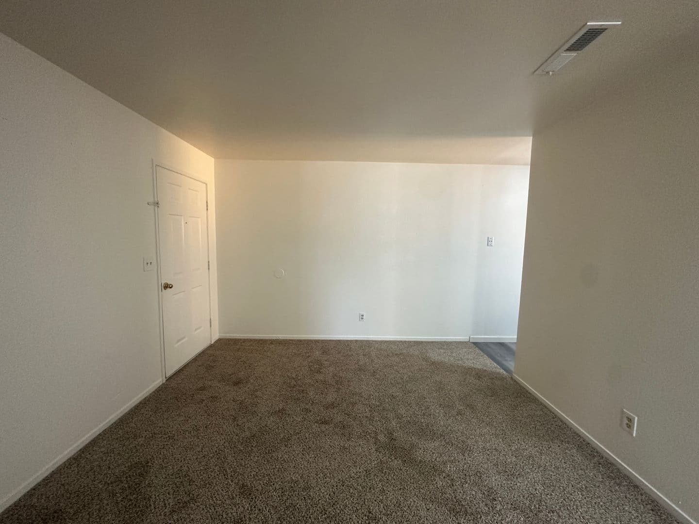 Merced Apartment: 2100 Dinkey Creek Ave. #A