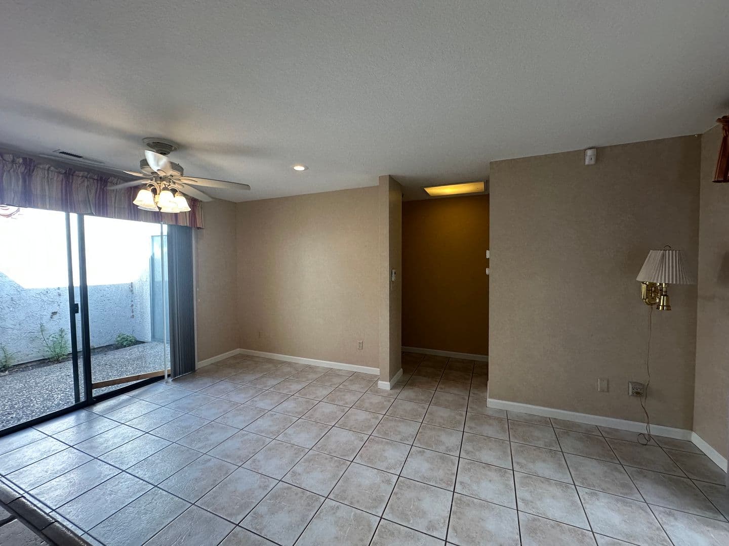 Modesto House: 1005 Westmont Ct