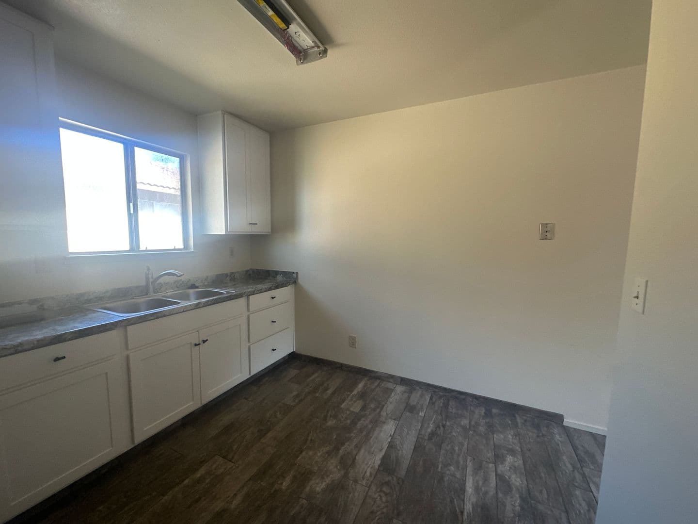 Merced Apartment: 32 South Parsons Ave. #C
