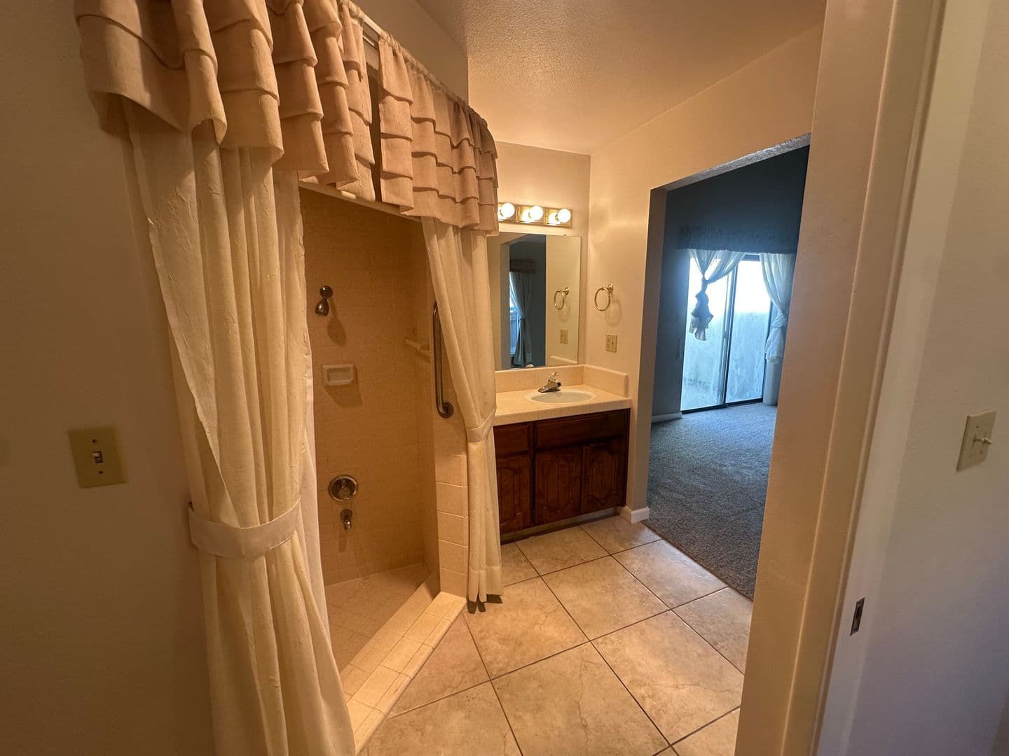 Modesto House: 1005 Westmont Ct