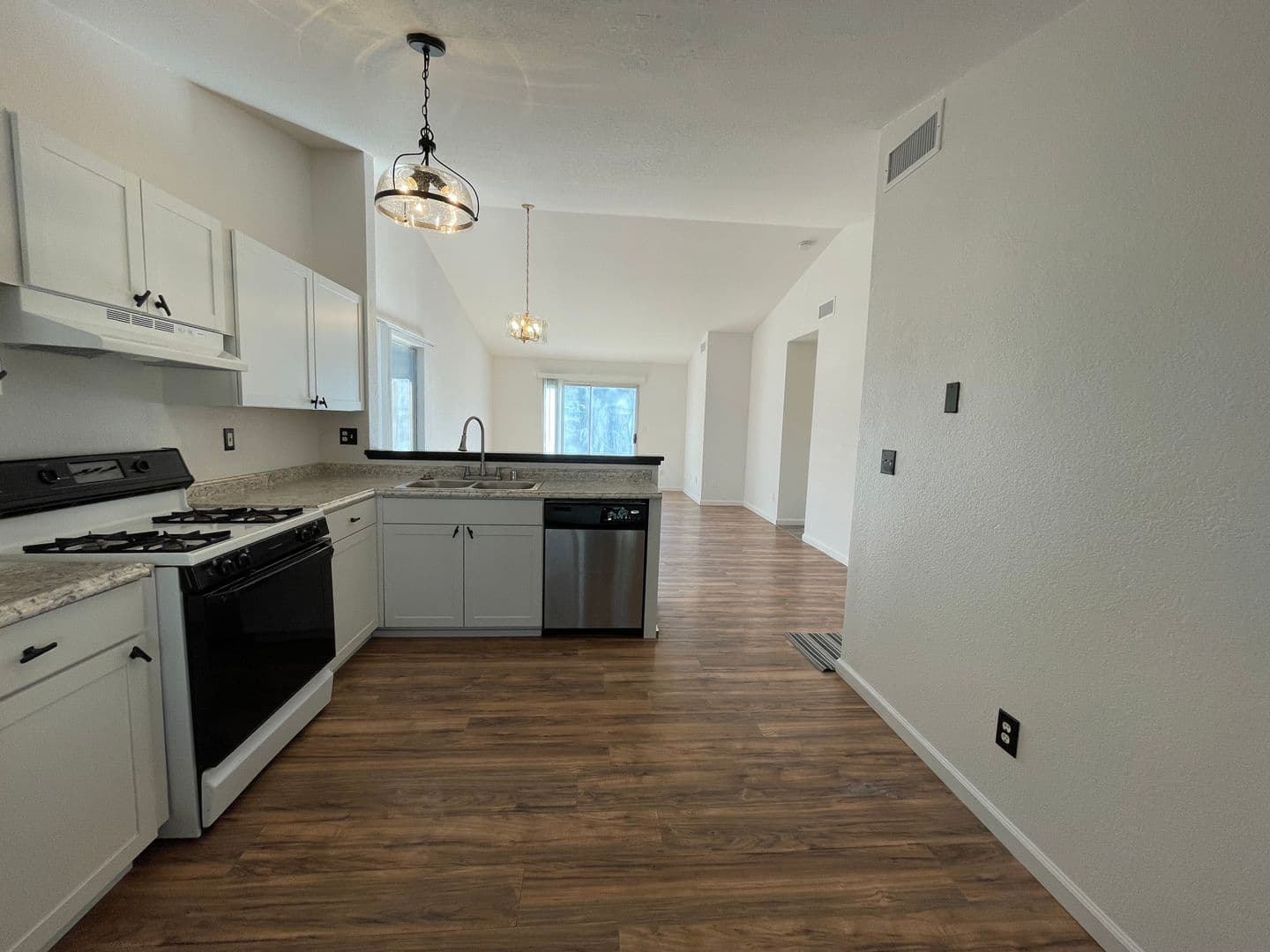 Newman House: 1028 Grackle Ct