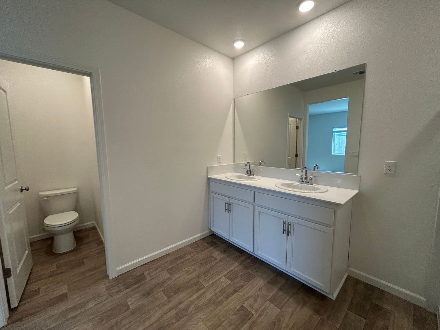 Patterson House: 931 Grimsby Lane