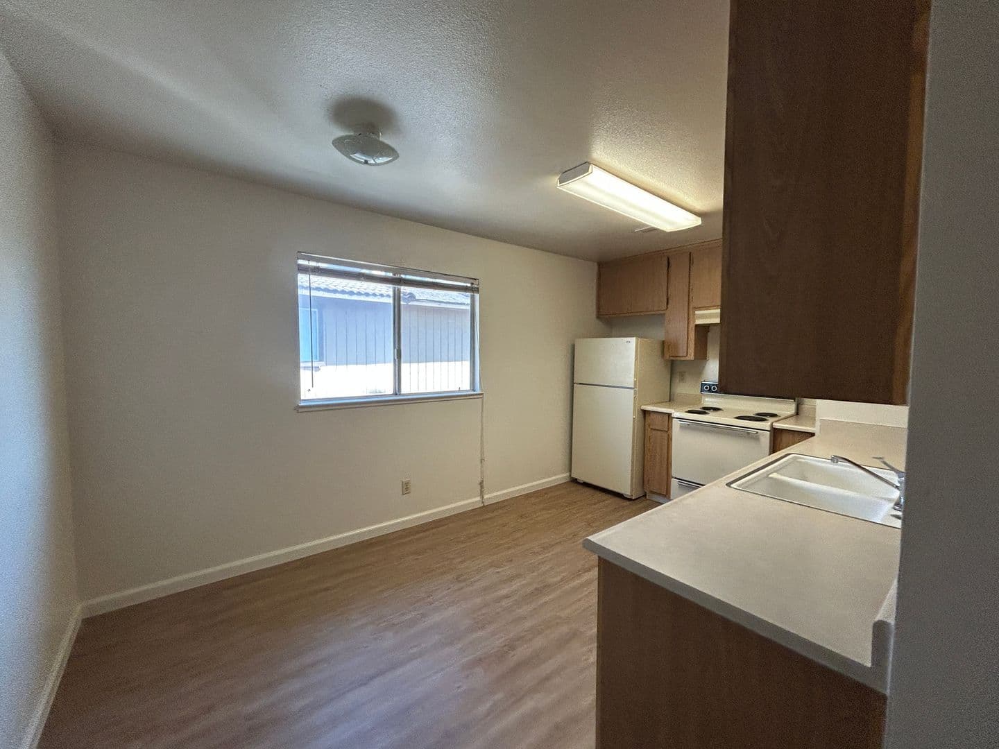 Merced Apartment: 32 South Parsons Ave. #D