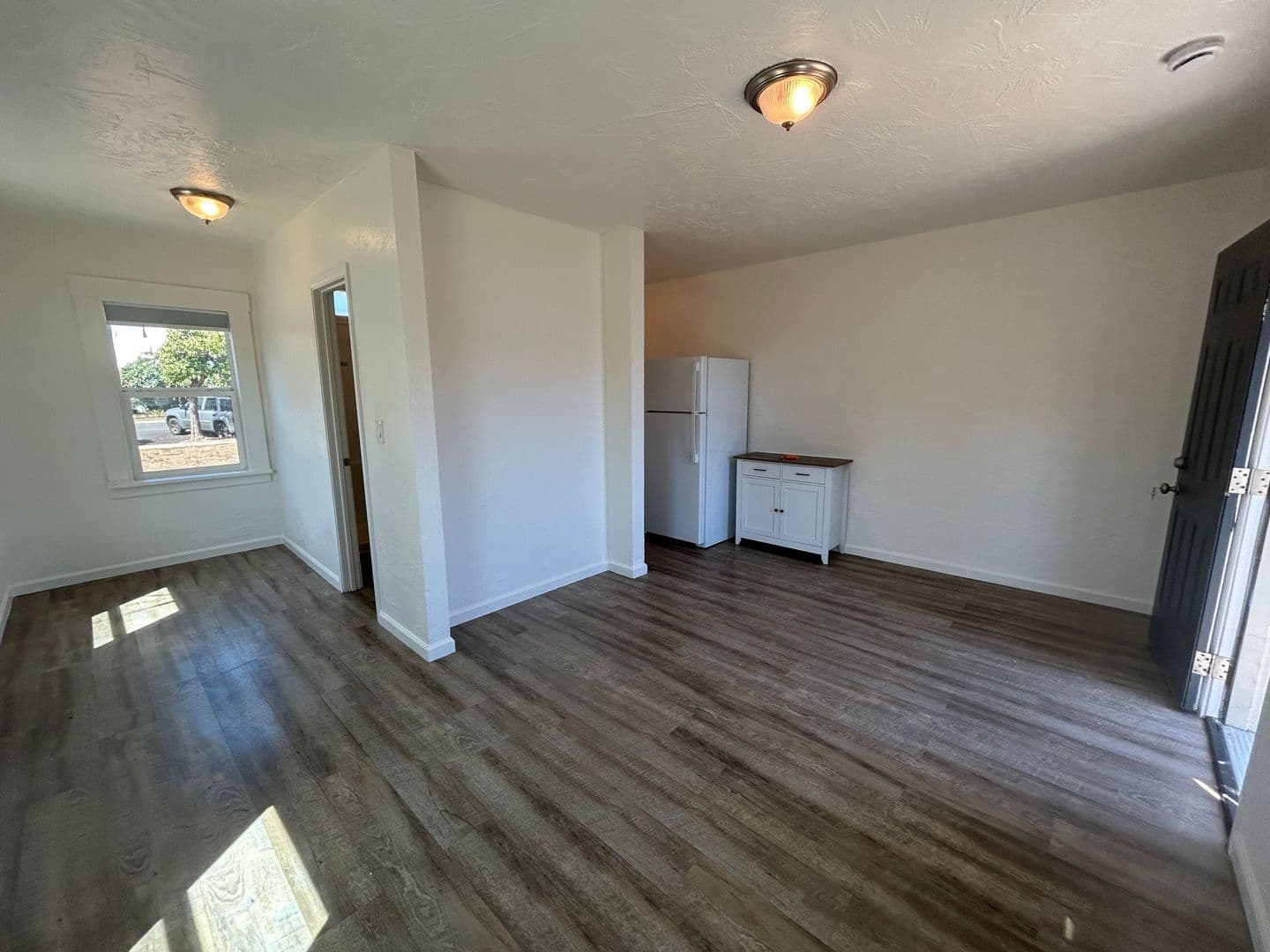 Modesto Apartment: 925 1/2 7th Street
