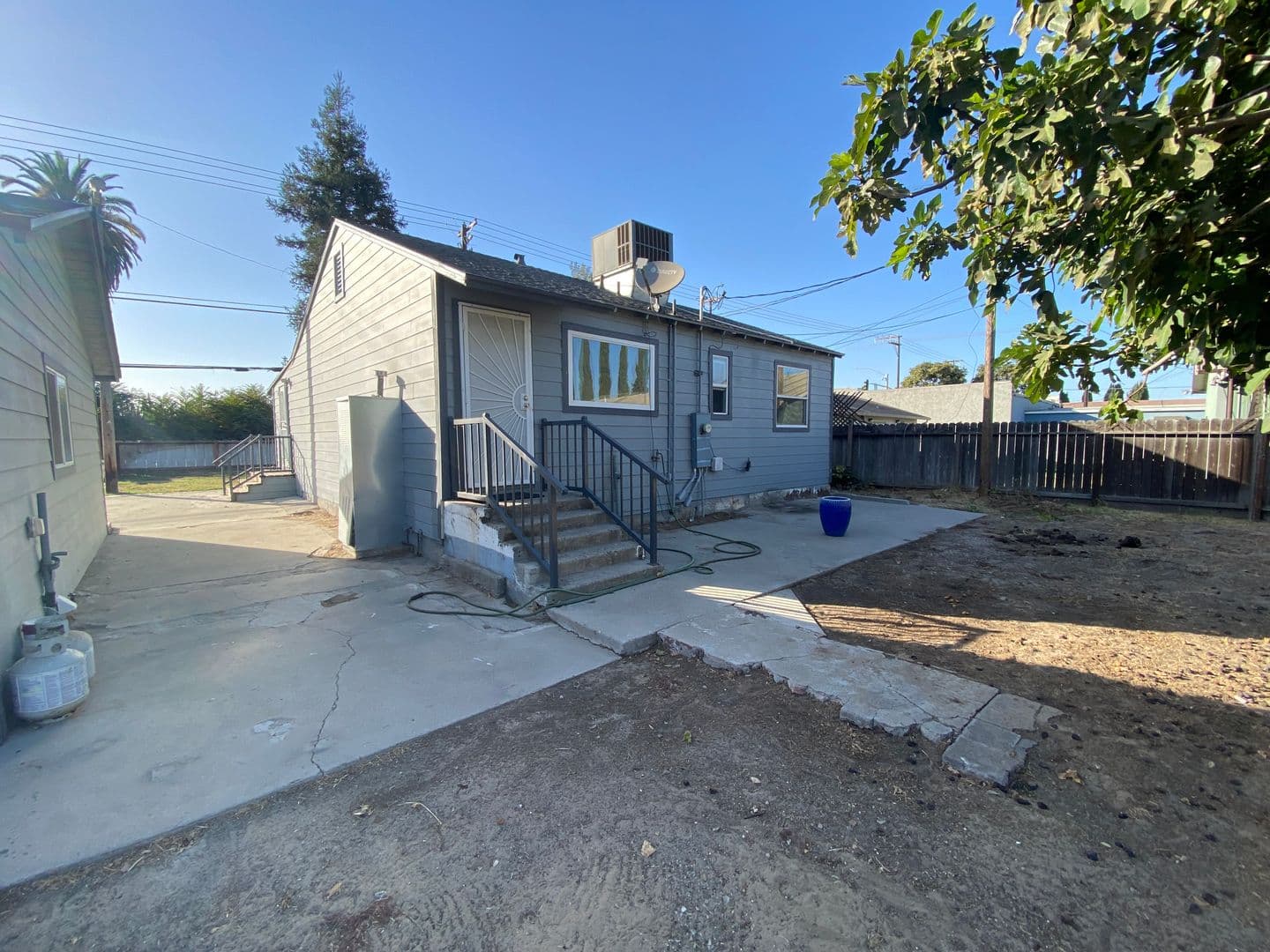 Hilmar House: 7468 Lander Avenue