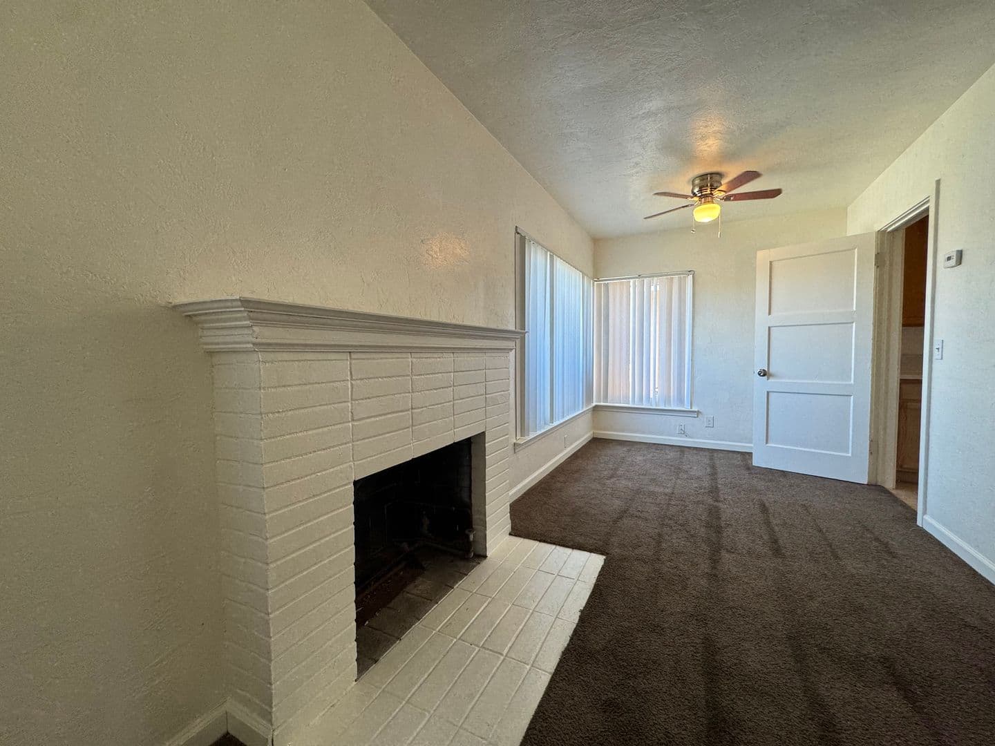 Fresno Apartment: 3452 E. Clinton Ave