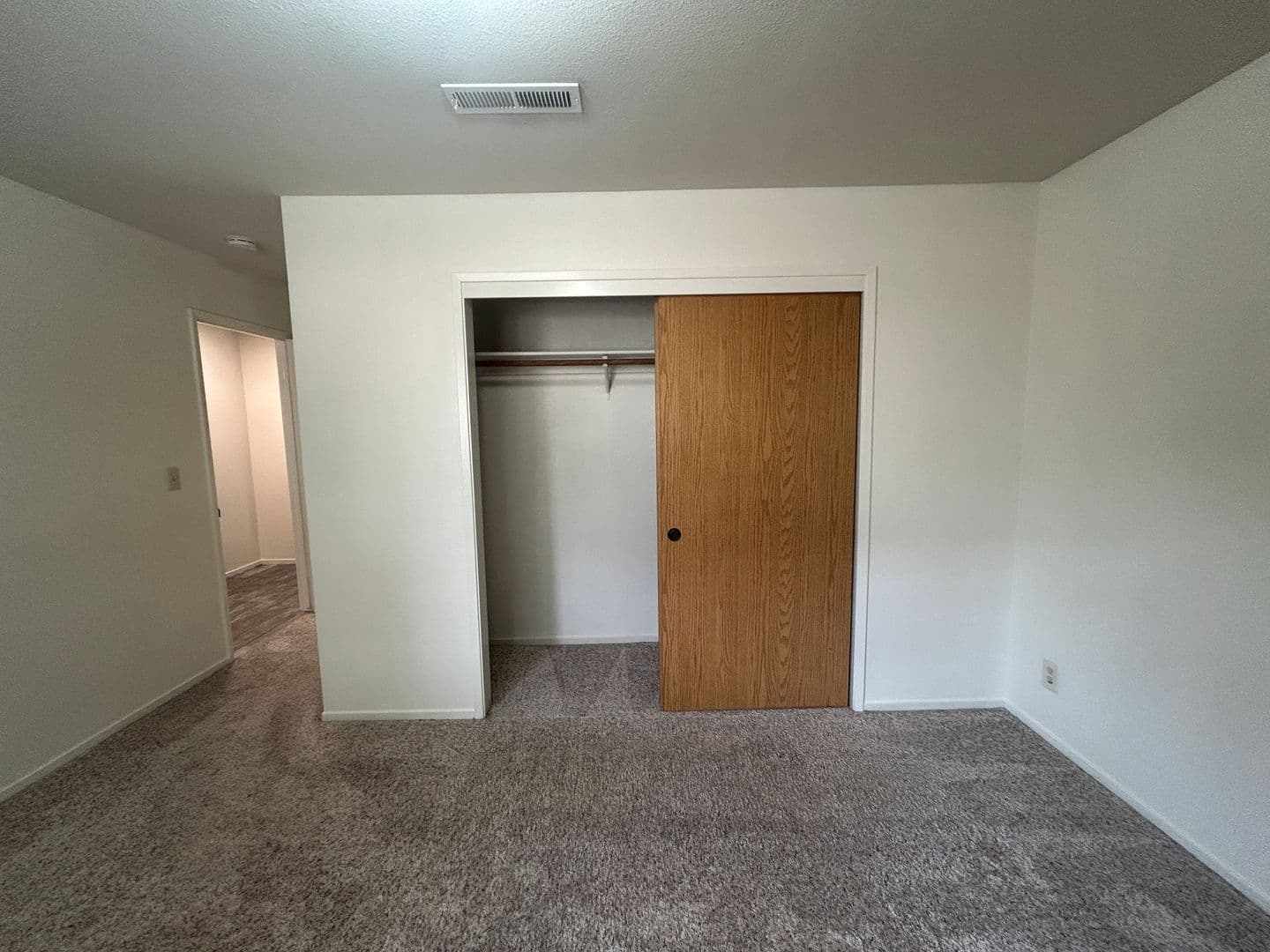 Merced Apartment: 154 South Parsons Ave. #B