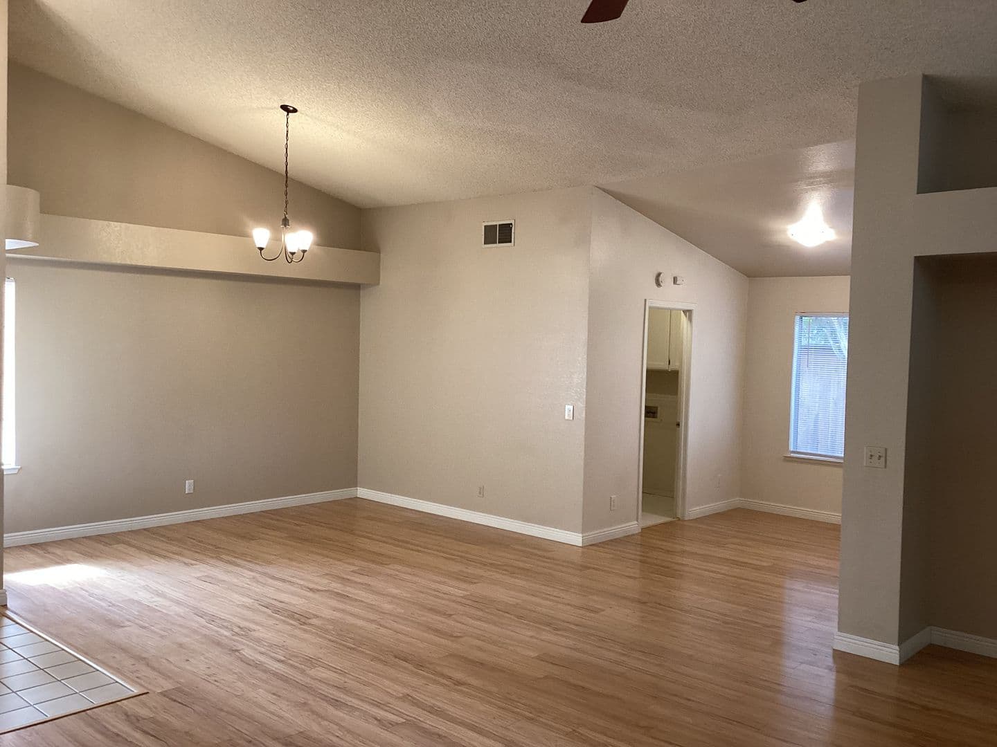 Fresno House: 9615 N Buttonwood Court