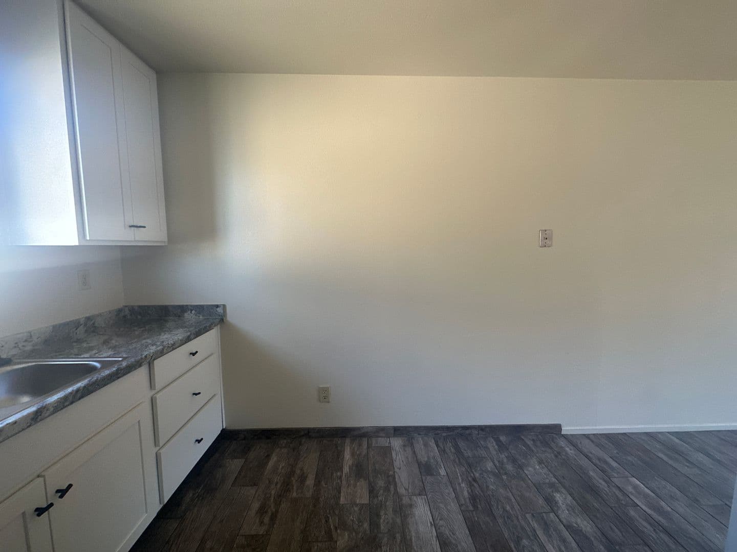 Merced Apartment: 32 South Parsons Ave. #C