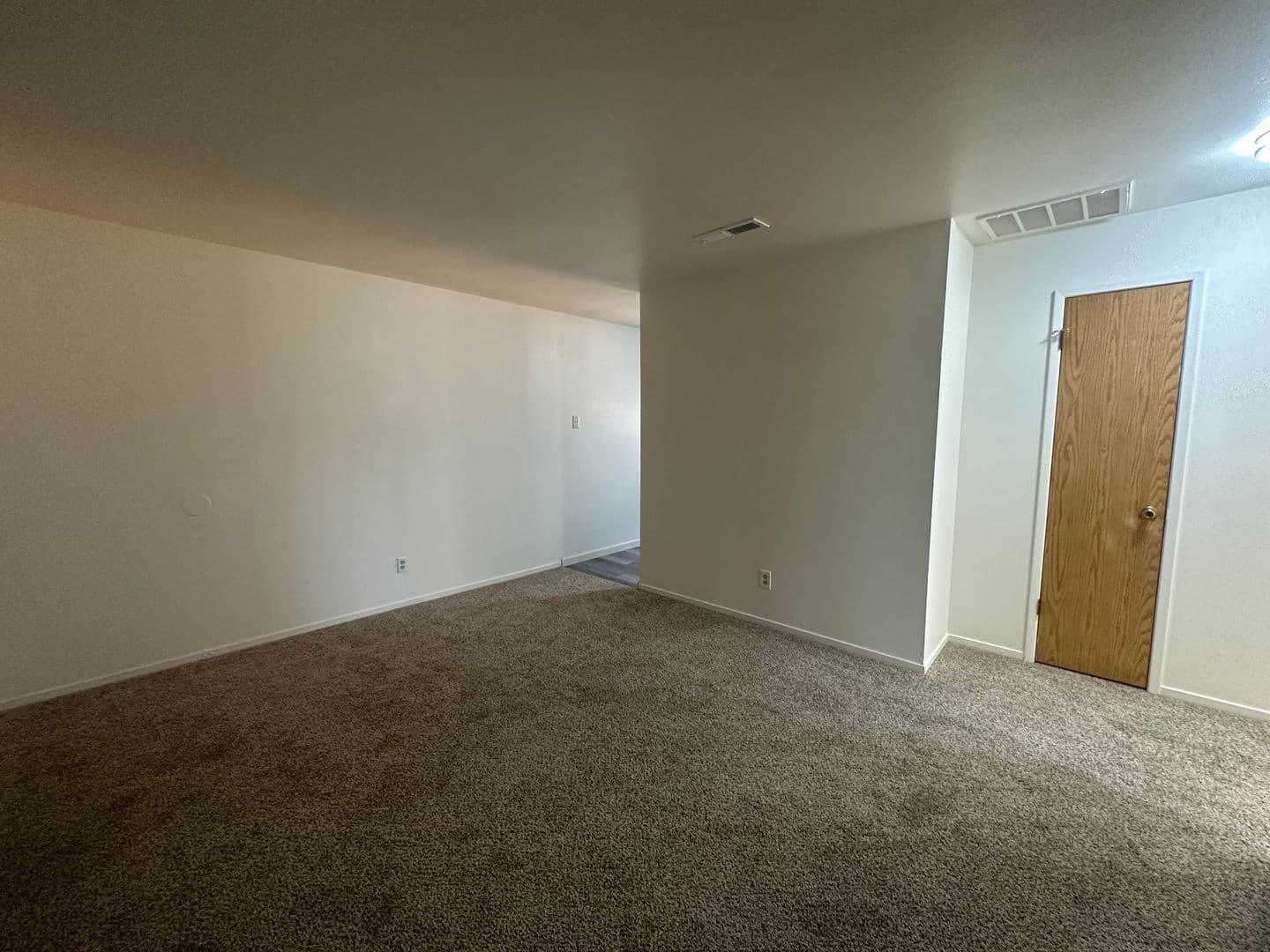 Merced Apartment: 2100 Dinkey Creek Ave. #A