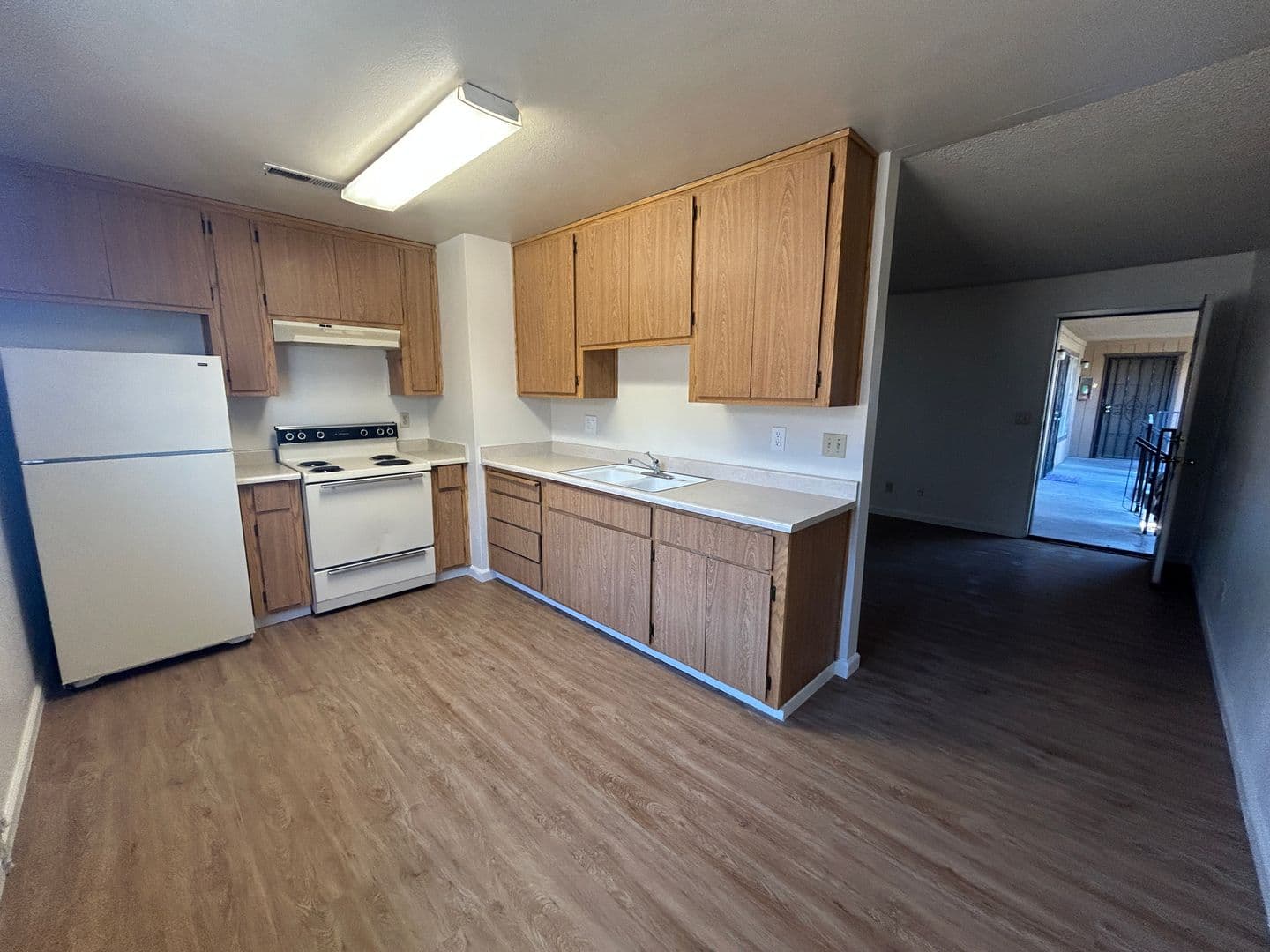 Merced Apartment: 32 South Parsons Ave. #D