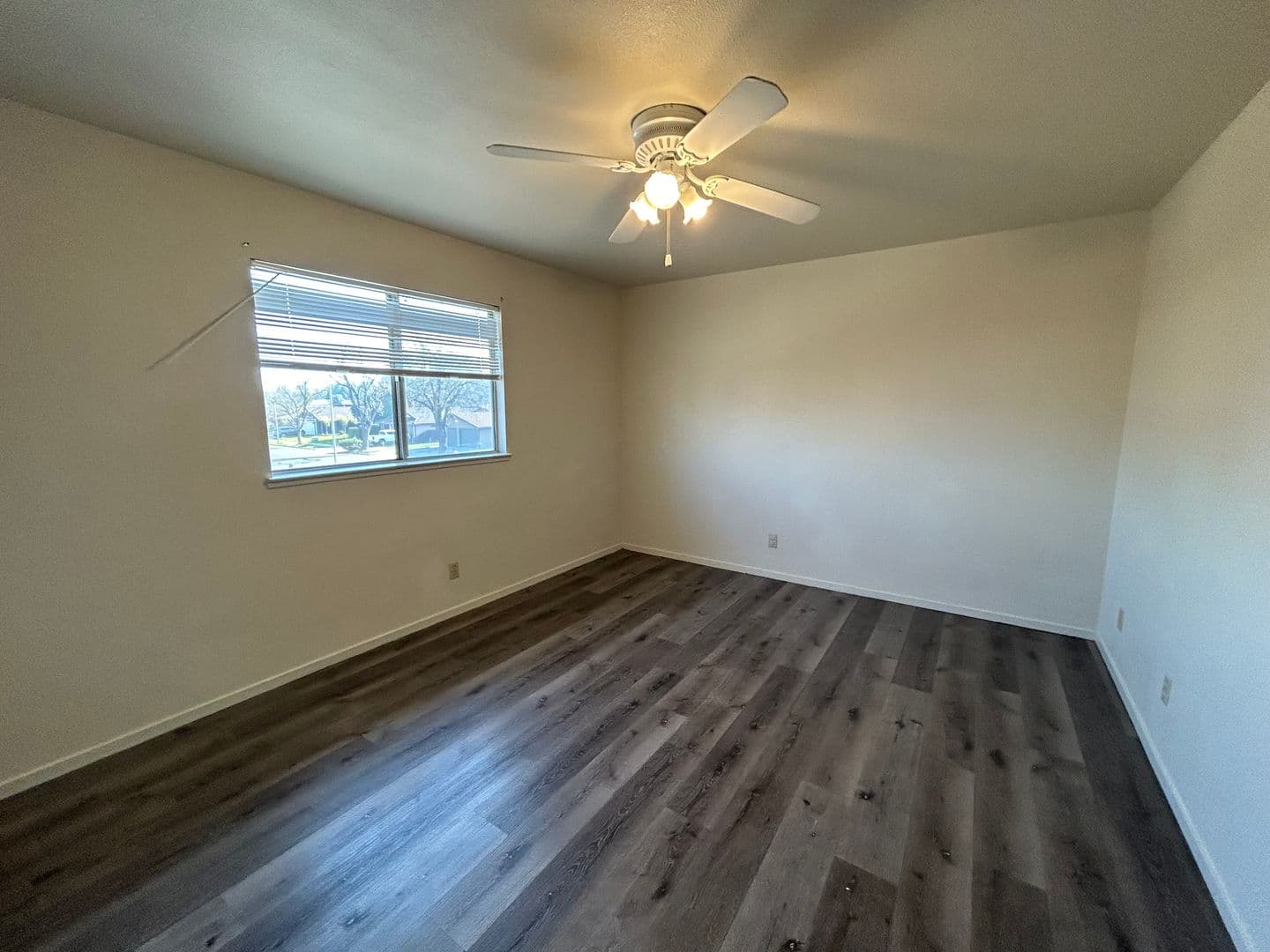 Merced Apartment: 154 South Parsons Ave. #D