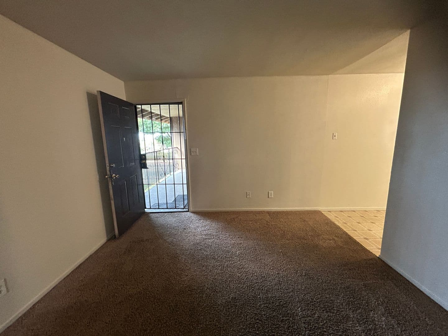 Merced Apartment: 154 South Parsons Ave. #C