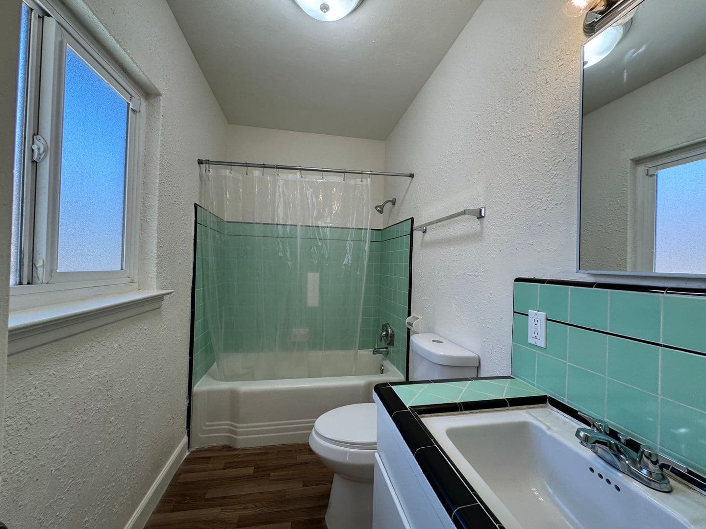 Fresno Apartment: 3452 E. Clinton Ave