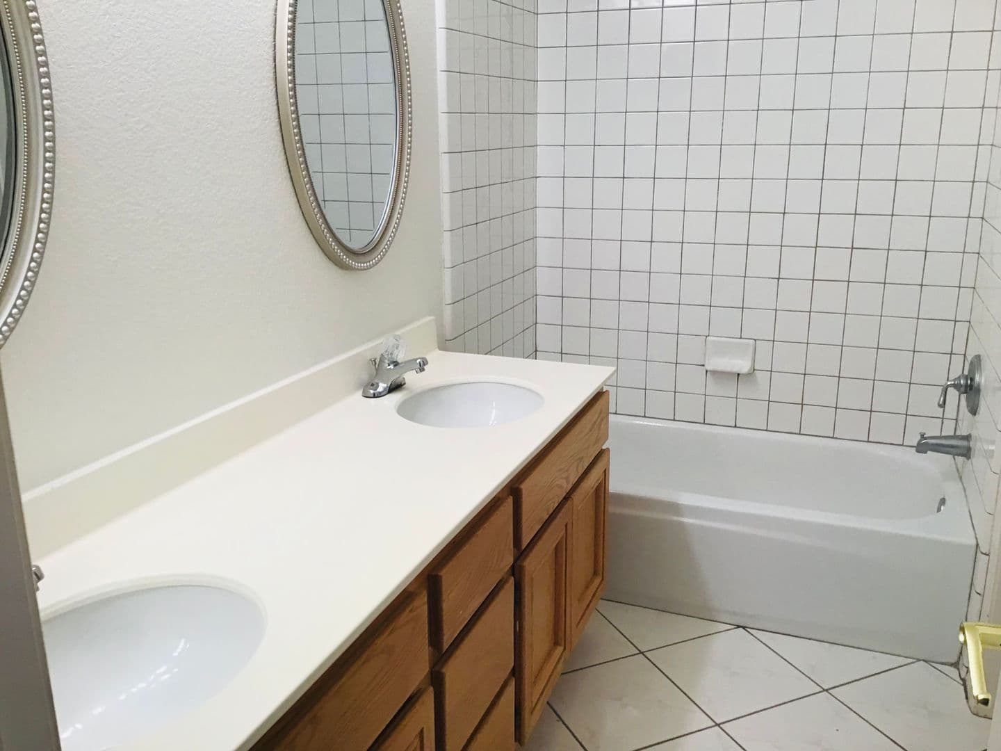 Thousand Oaks House: 3193 Clarita Court