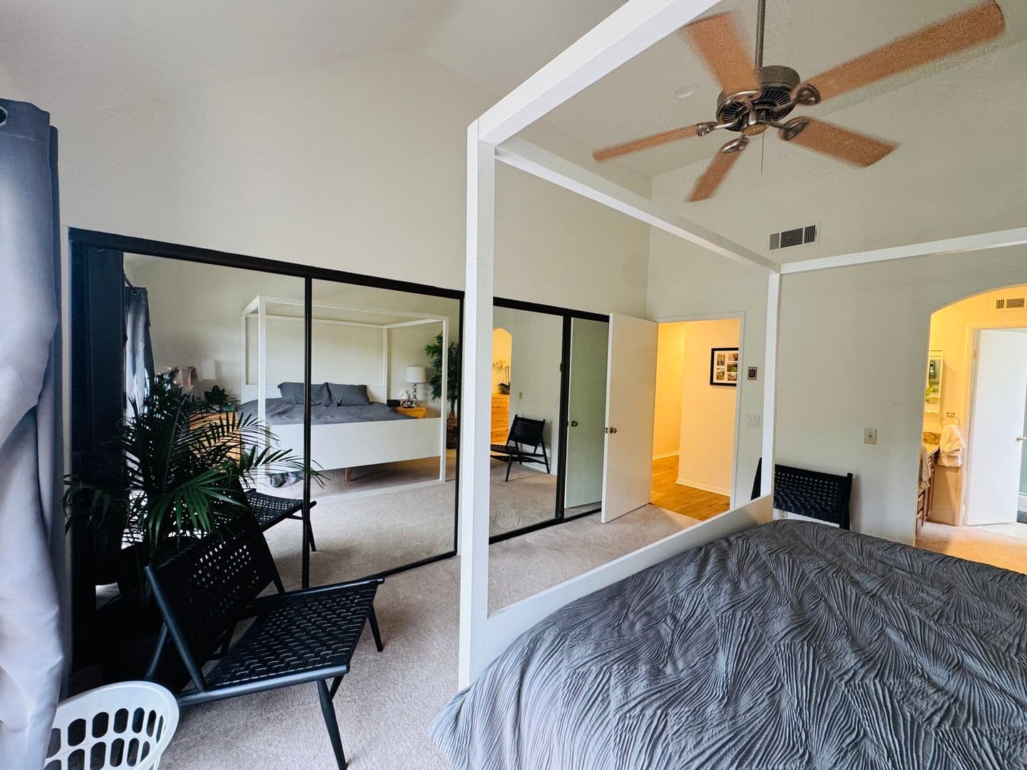 Thousand Oaks House: 431 Hillsborough Street