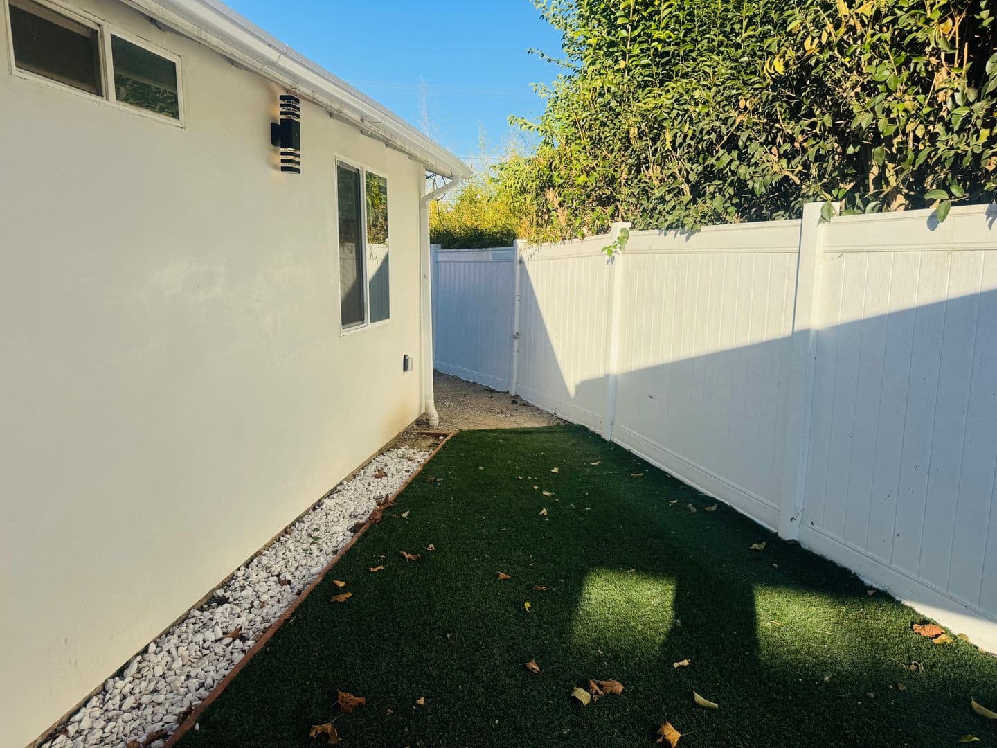 Somis House: 4500 Arch Street