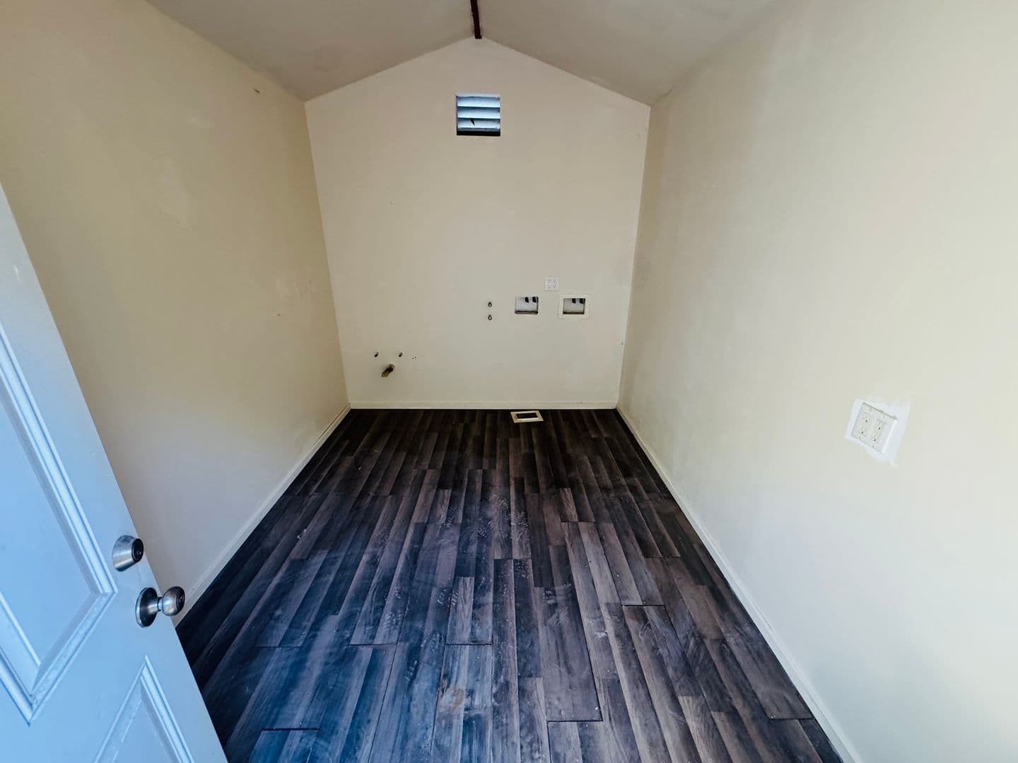 Somis House: 4500 Arch Street