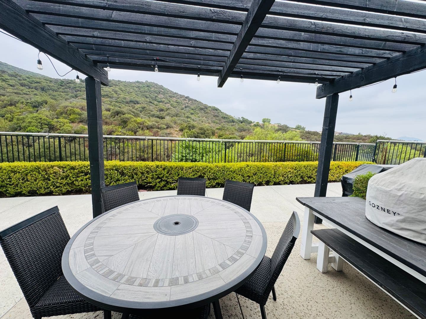 Thousand Oaks House: 431 Hillsborough Street