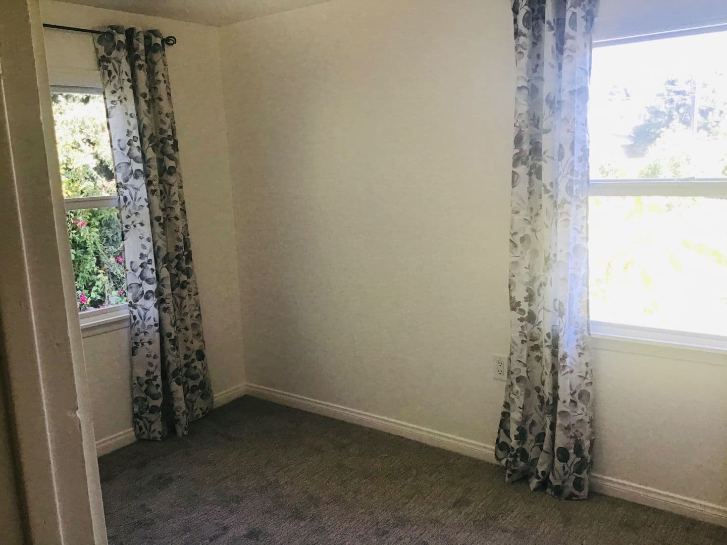 Camarillo Apartment: 16 Lemon Drive