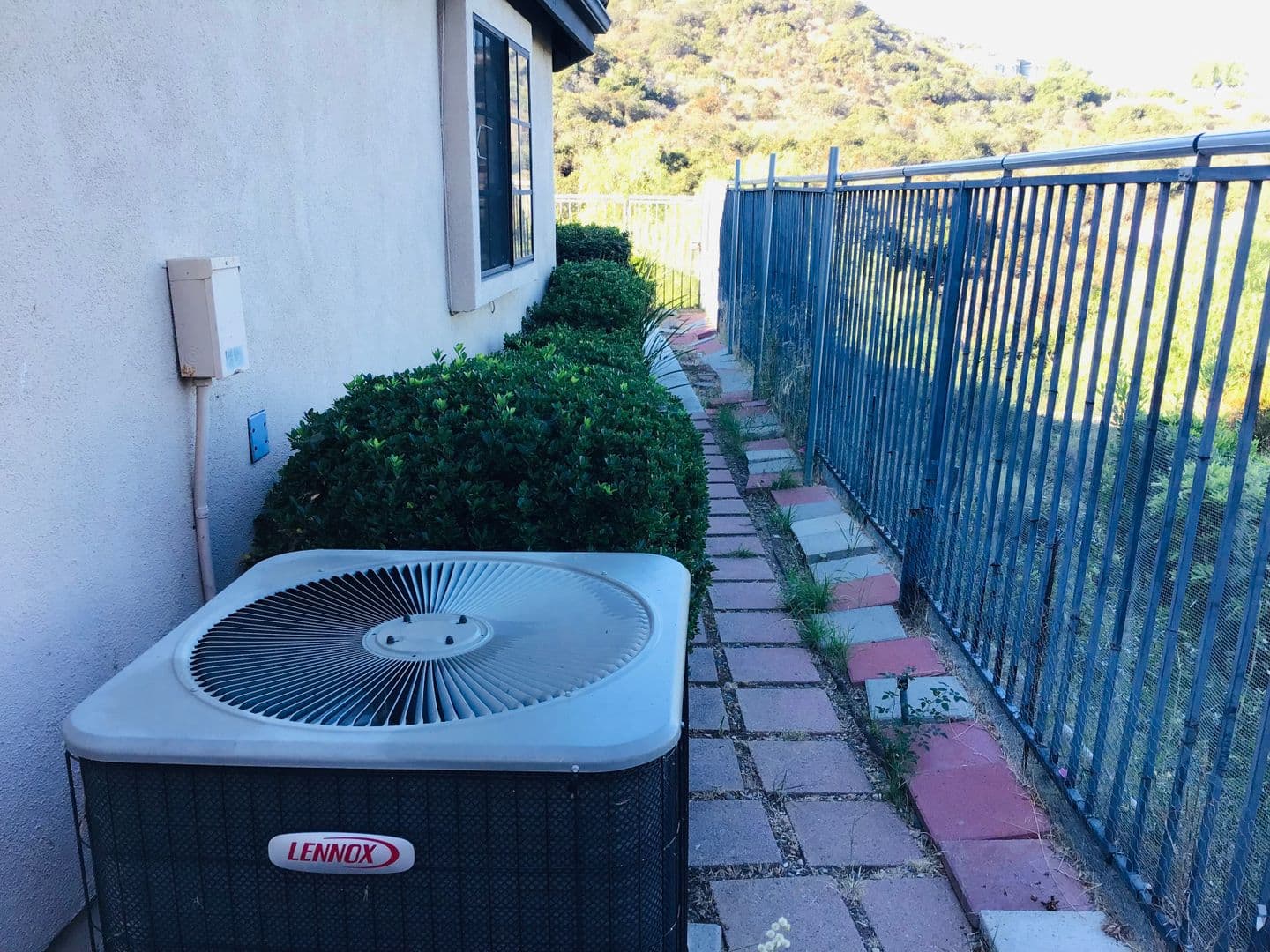 Thousand Oaks House: 431 Hillsborough Street