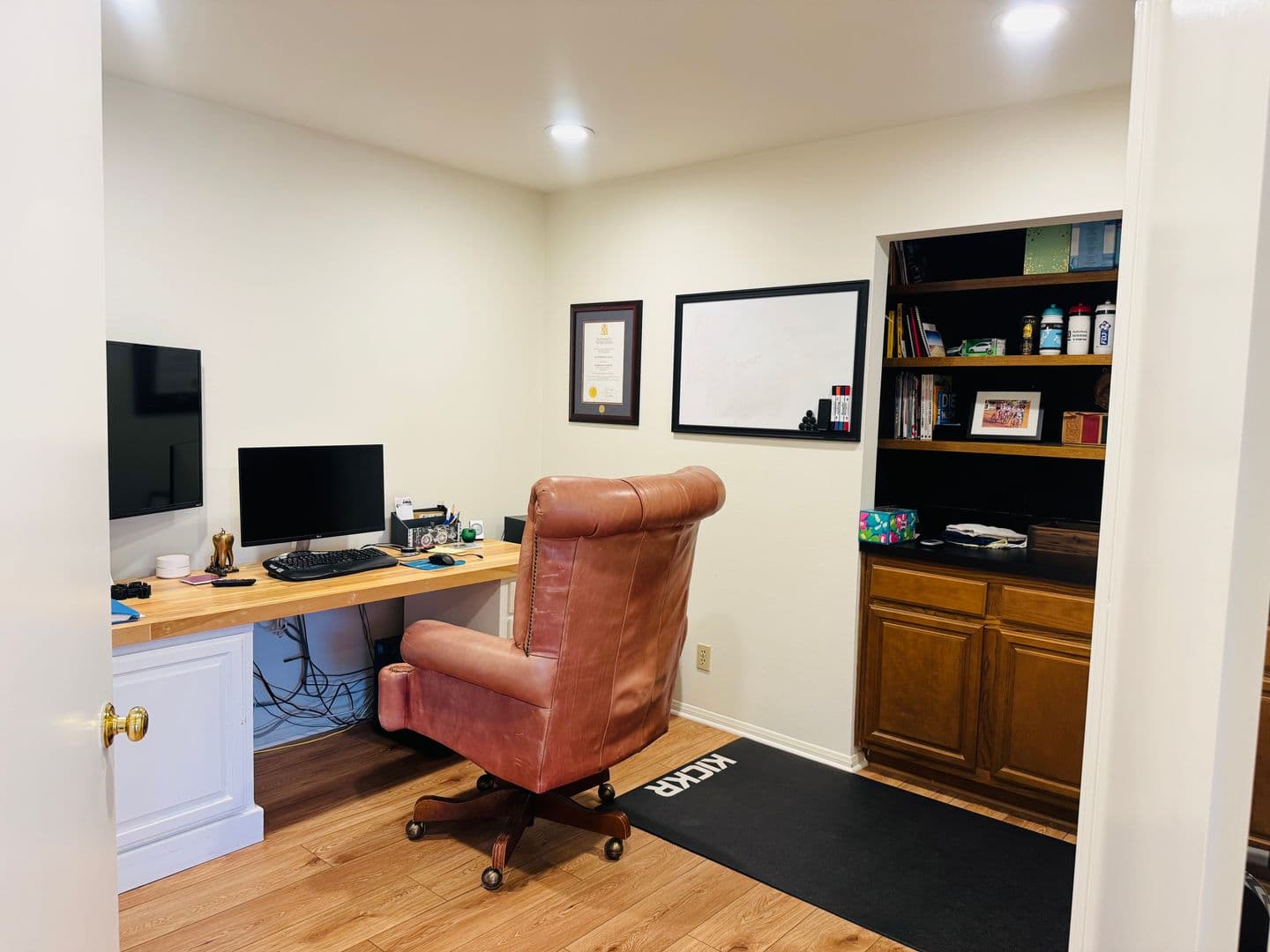 Thousand Oaks House: 431 Hillsborough Street