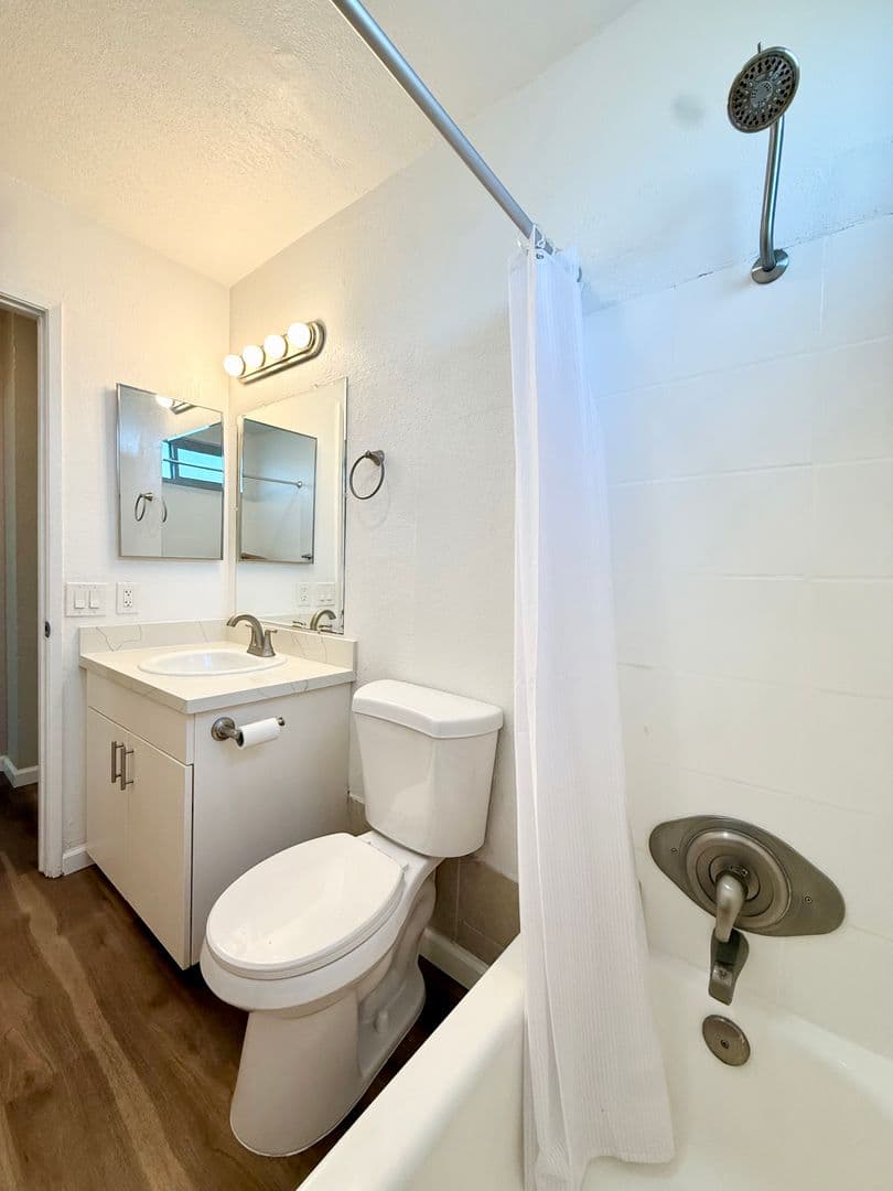 San Diego Apartment: 614-32 S Bancroft St.