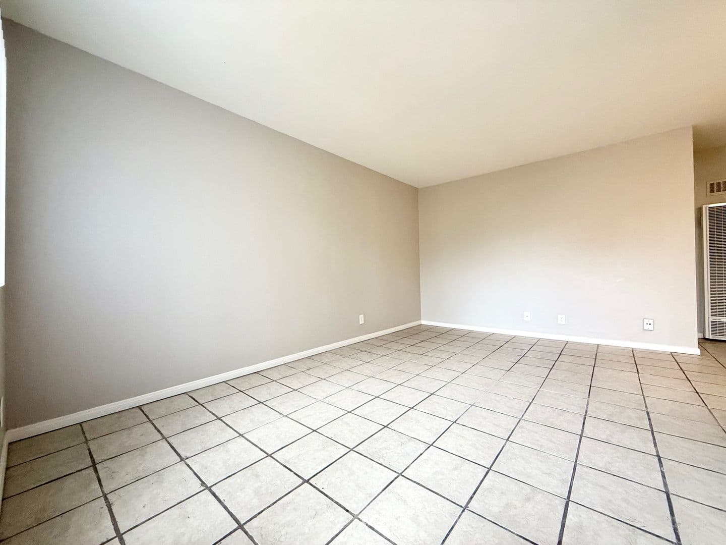 San Diego Apartment: 430 S. Willie James Jones Ave.