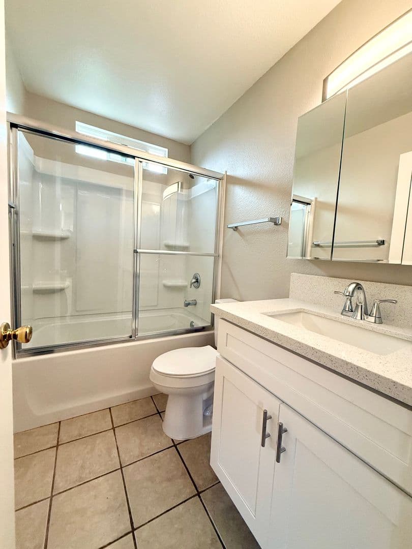 San Diego Apartment: 430 S. Willie James Jones Ave.