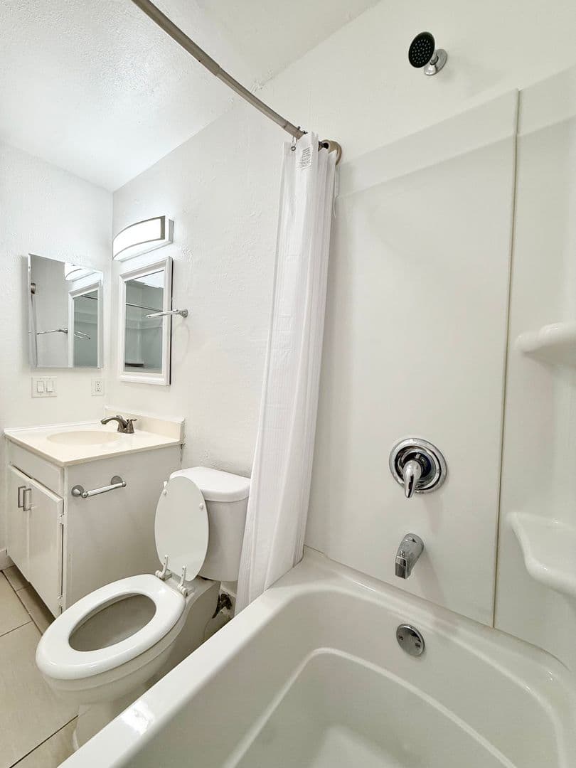San Diego Apartment: 614-32 S Bancroft St.